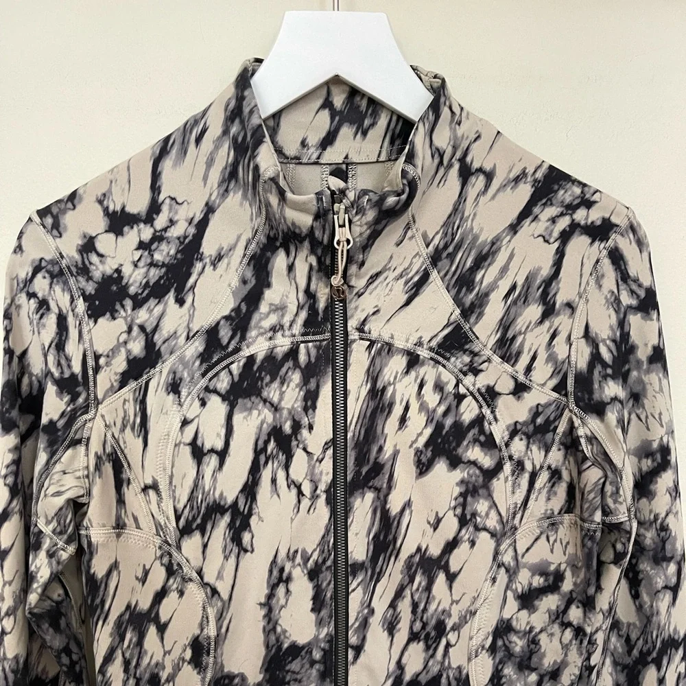 lululemon athletica Black and White Jacket - Picture 8 of 13